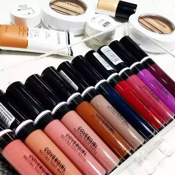 Labial líquido mate COVERGIRL Melting Pout 