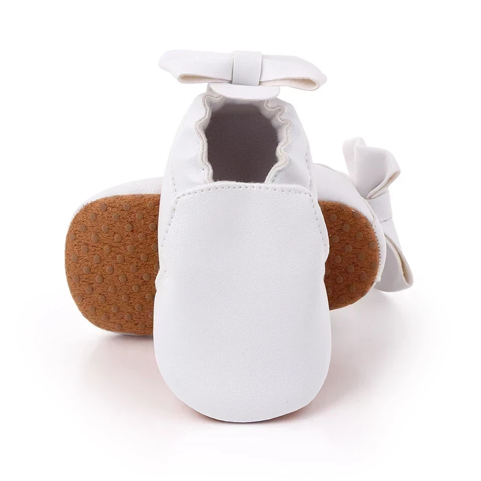 ZAPATITOS BLANCOS LAZOS  2