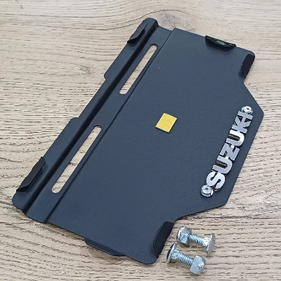 Suzuki AC DR 150 Porta placa con tornillos ocultos acero negro logo 3d cromado ML