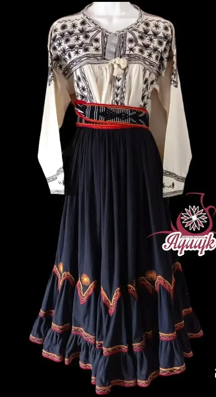 Traje típico de Tlahuitoltepec 09