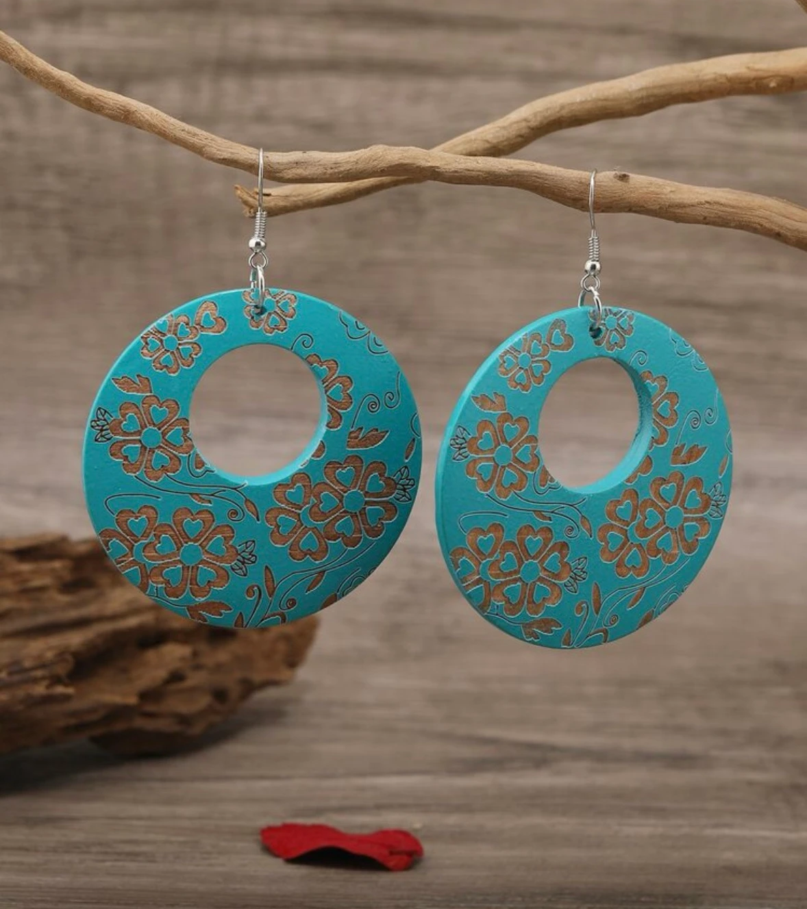 Pendientes tallados con diseo circular 