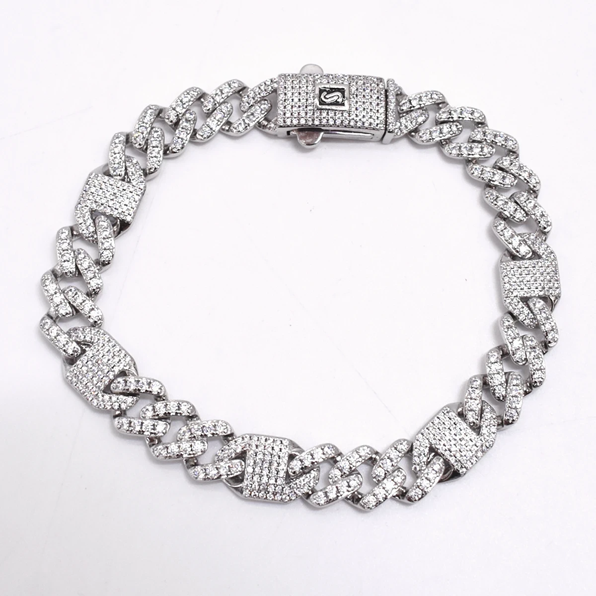ESCLAVA EN ACERO CON DIAMANTES 5