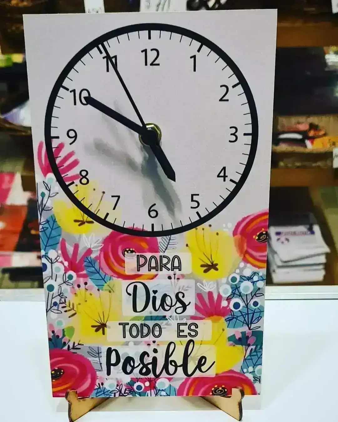 Reloj chico pared. R3