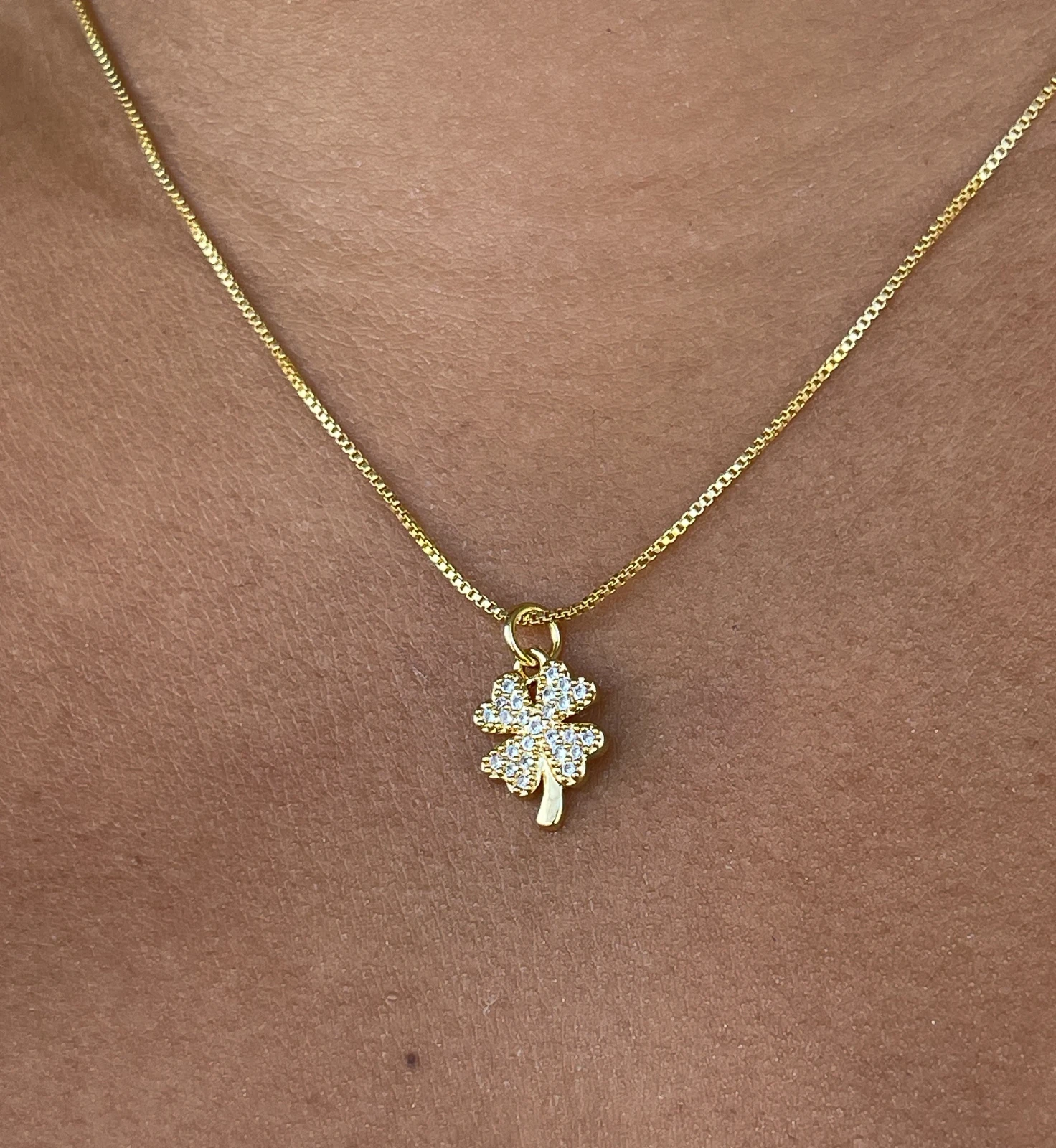 CADENA MINIMALISTA TREBOL GOLD 2
