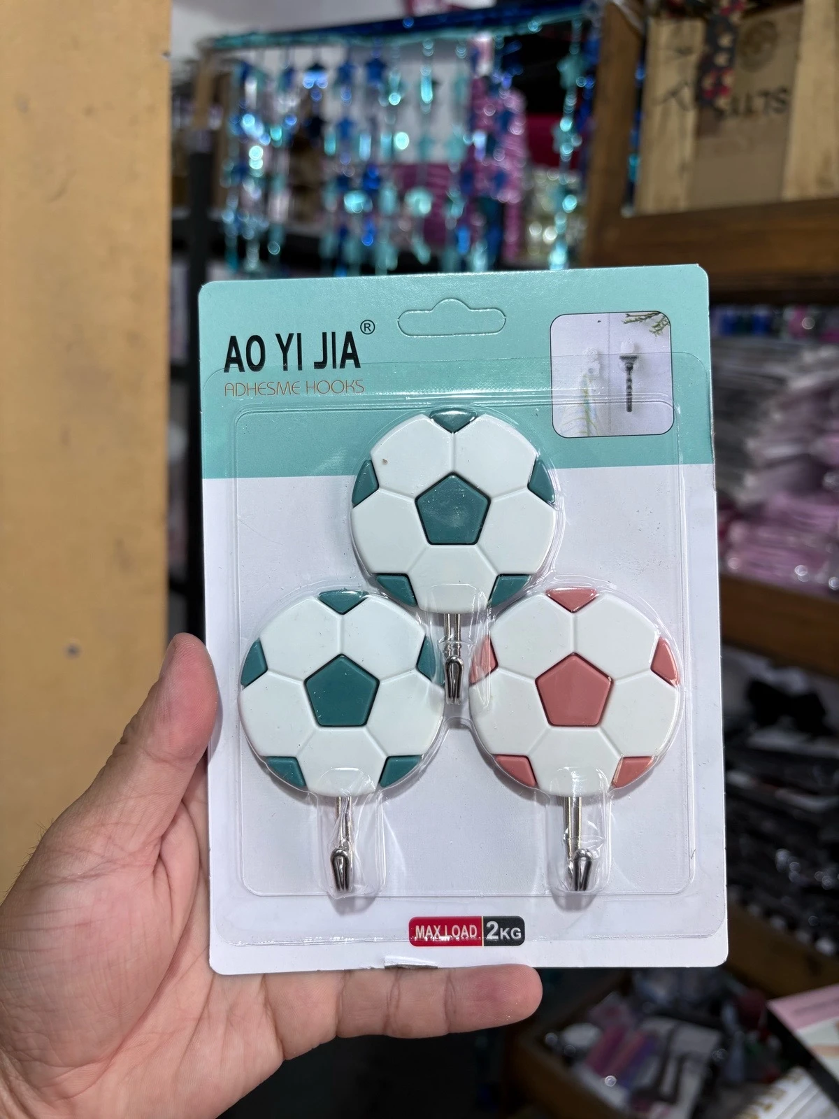  ⚽ Paquete de 12 Ganchos Adhesivos para Pared (Diseño Balón de Fútbol) ⚽ 5