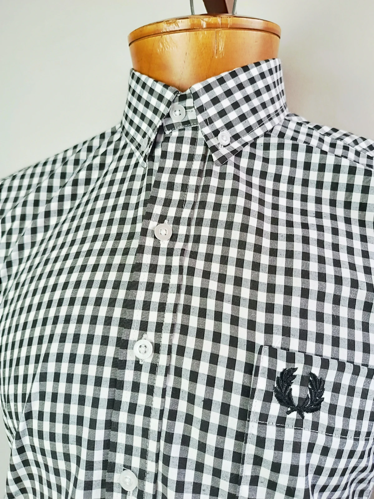 Camisa cuadros pequeños negro con blanco 