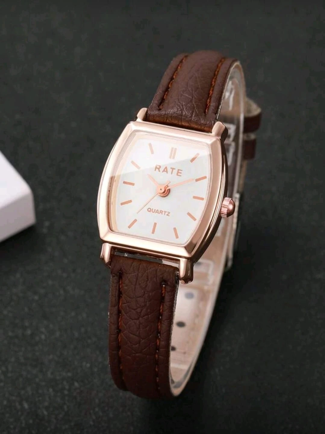 Reloj elegante  2