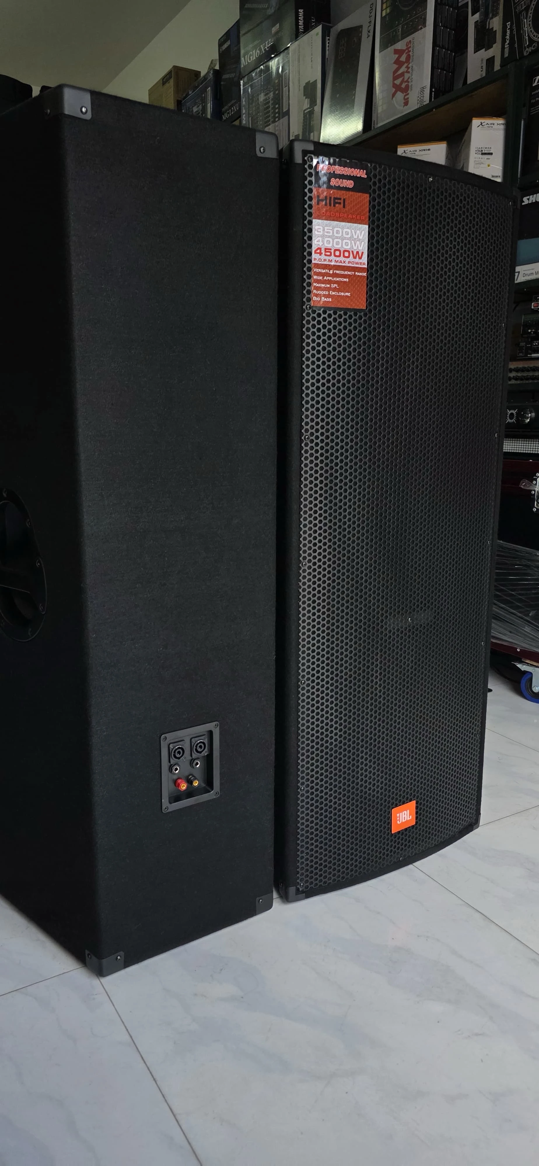  PARLANTES DOBLES JBL DE 15 PULGADAS JRX-200 De 4500W.  PRECIO: 4300BS EL PAR  ENVIOS PARA TODA BOLVIA 4