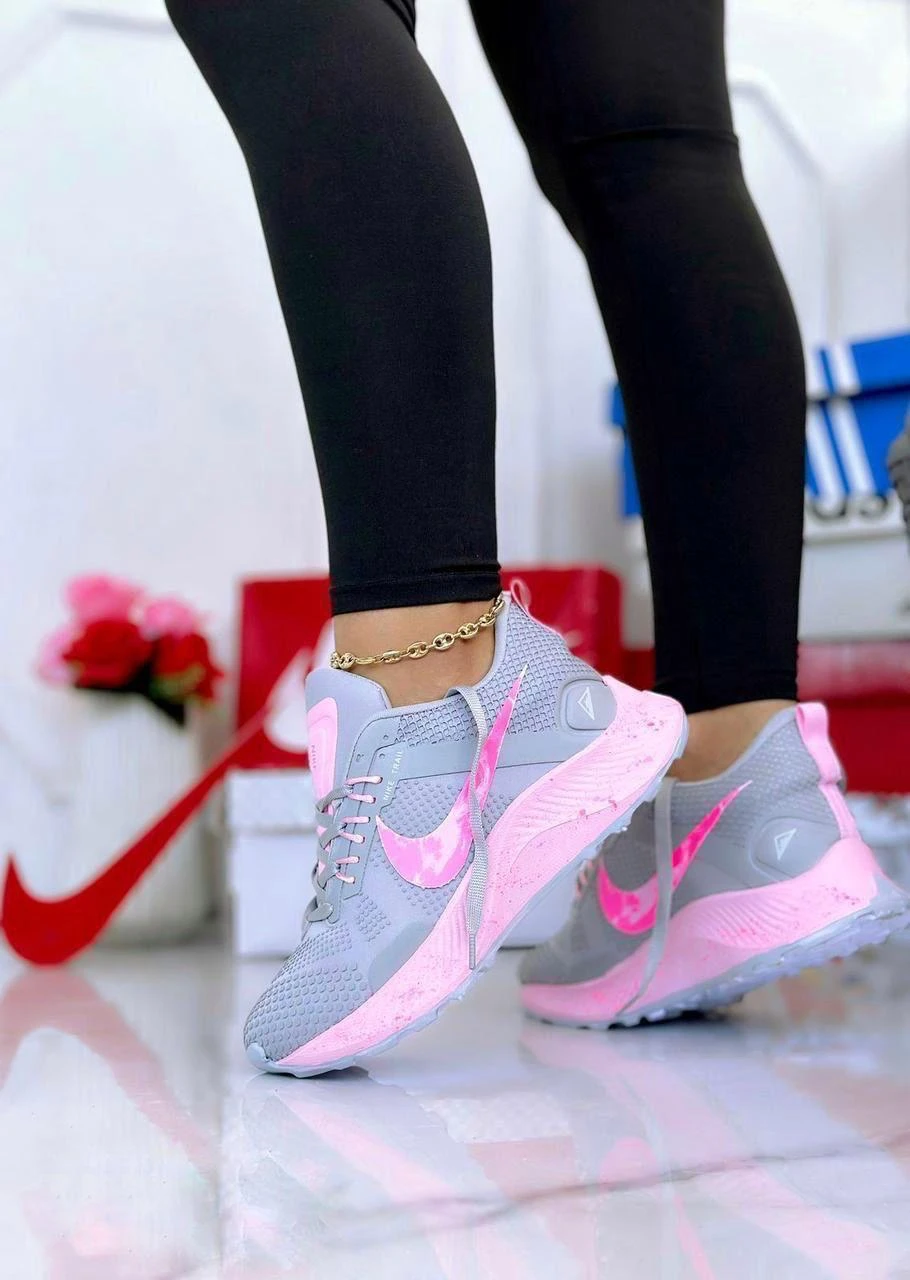 Calzado Nike Trail Dama Gris Rosa