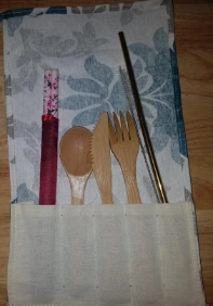 Cubiertos de bambú , con popote, cepillo y palillos