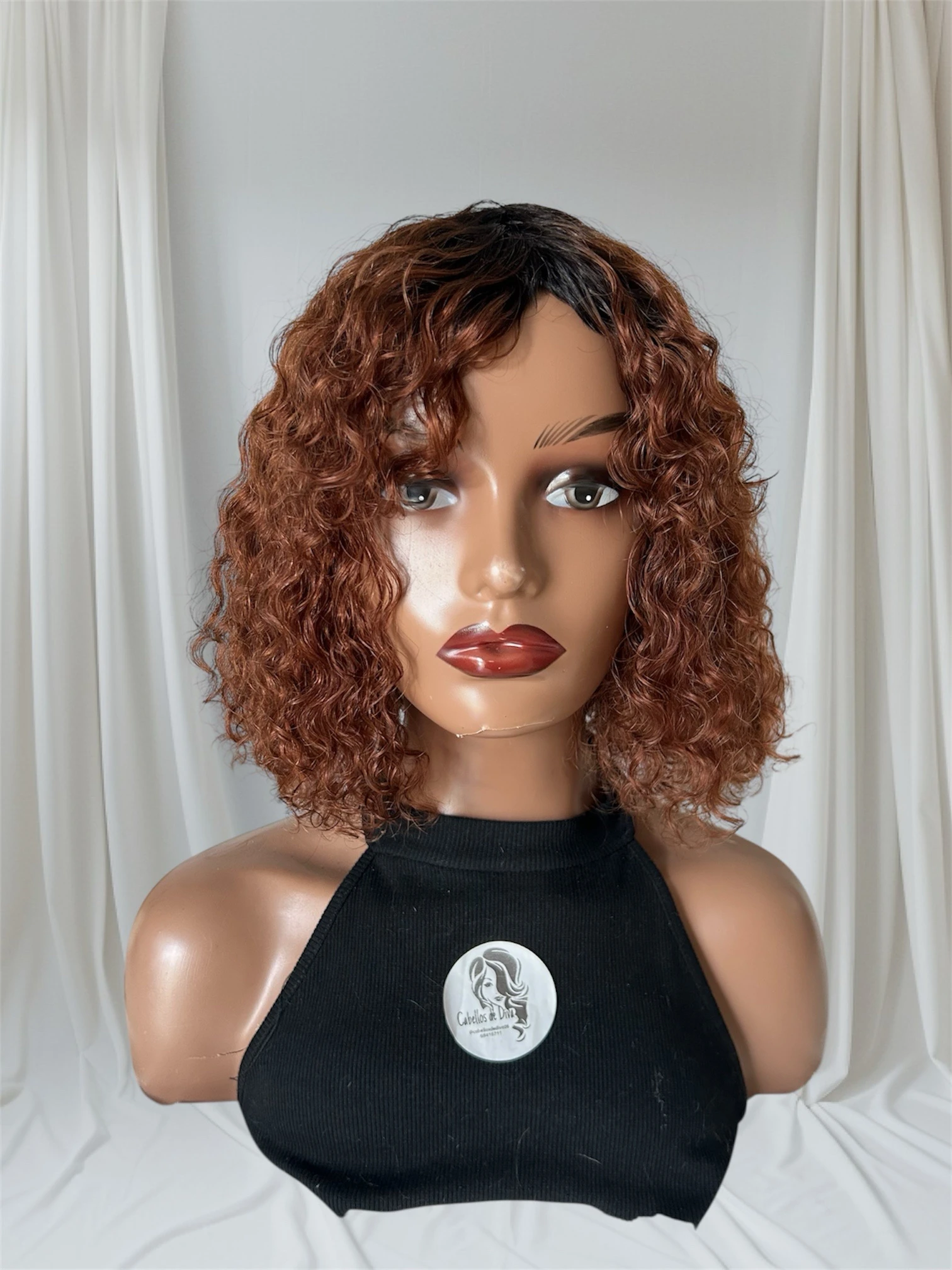 Pelucas Bob Rizadas Cortas de Color Marrón Rojizo, Peluca de Cabello Humano 100% Sin Pegamento con Flequillo, 12 Pulgadas Ondas de Agua Pelucas con Flequillo de Usar y Llevar 150% Densidad 2
