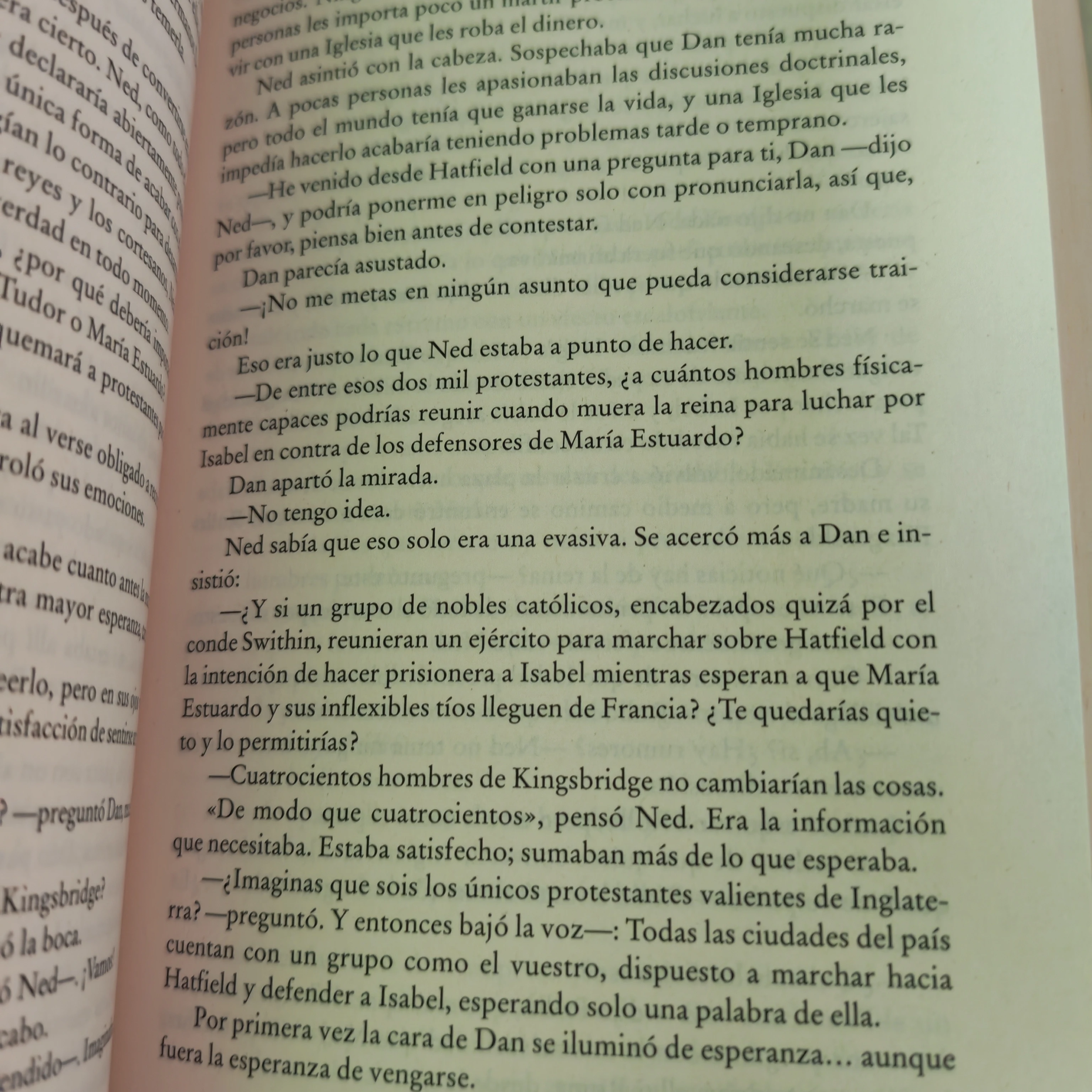 Una columna de fuego, Ken Follet, nuevo  3