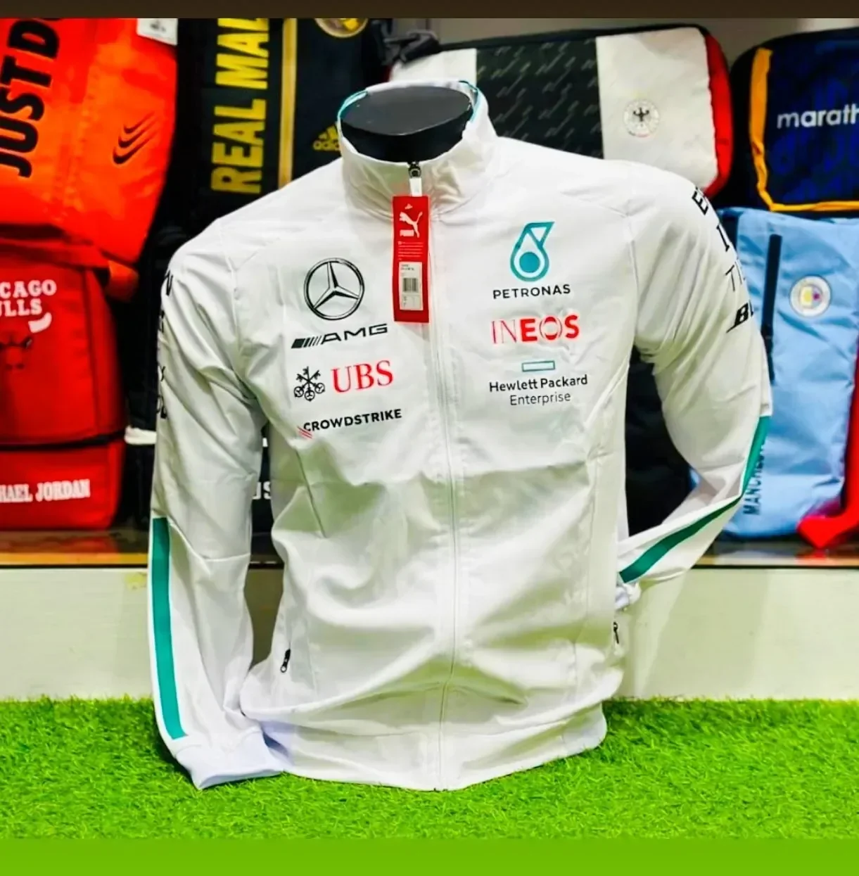 CHAQUETA MERCEDES BENZ 