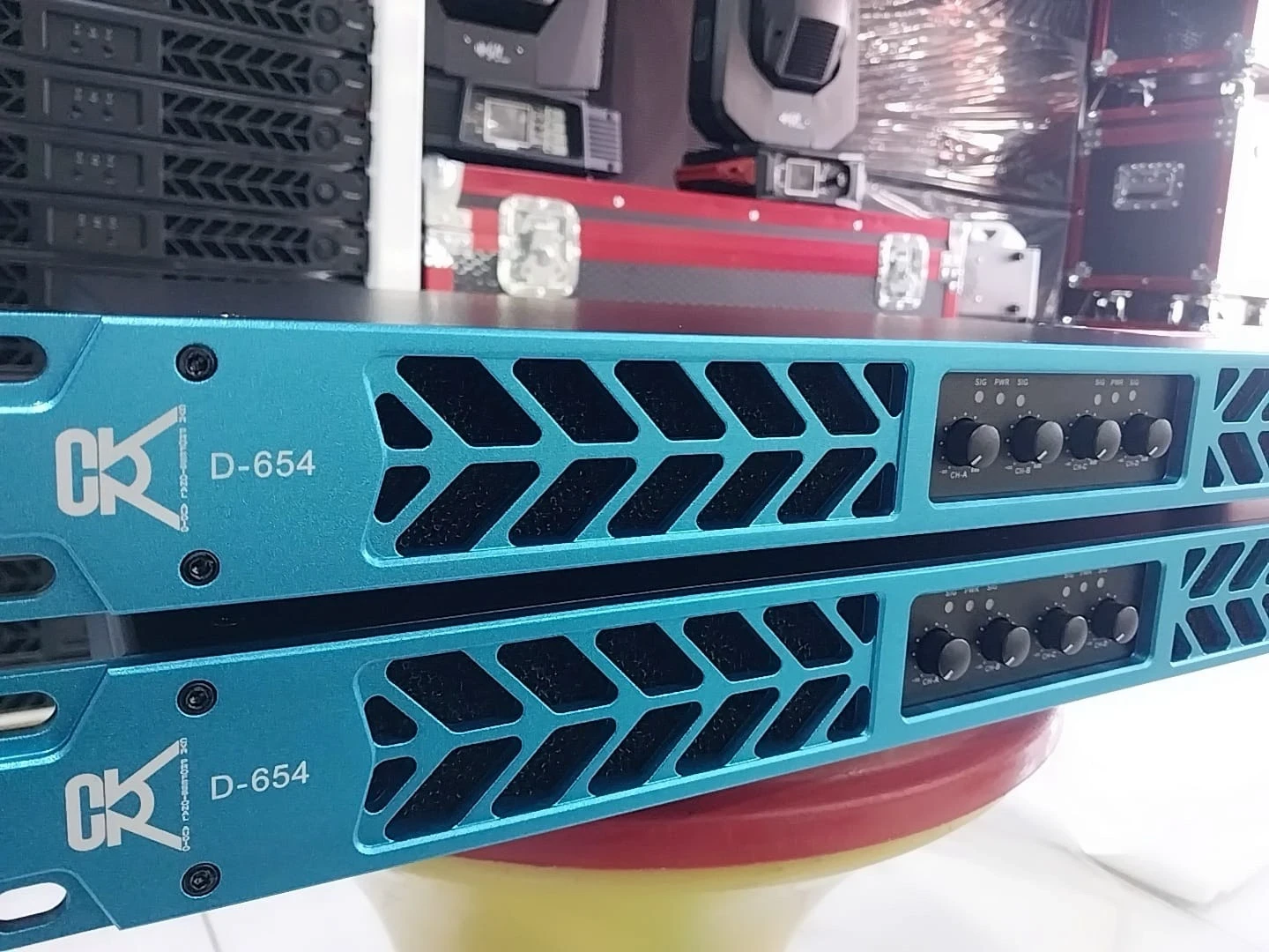 PODERES CVR 8000W (4) Poder CVR 8000W (4) canales 13,250bs  Poder CVR 12.000W (4) canales 15.950bs  Poder CVR 20.000W.(2) 18,000bs  Poder CVR 20.000W.(4) canales 18,750bs  Poder CVR 34.000W.(4) canales 24,150bs 5
