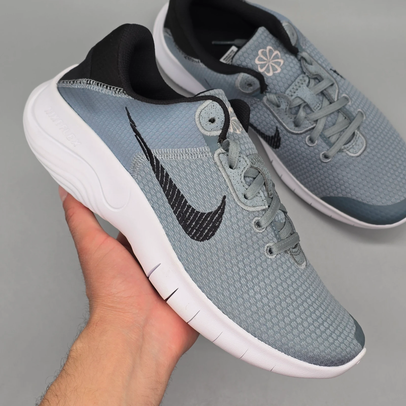 NIKE FLEX EXPERIENCE RUN 11 10