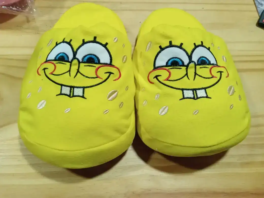 AGOTADO Pantuflon se Bob Esponja Adulto 