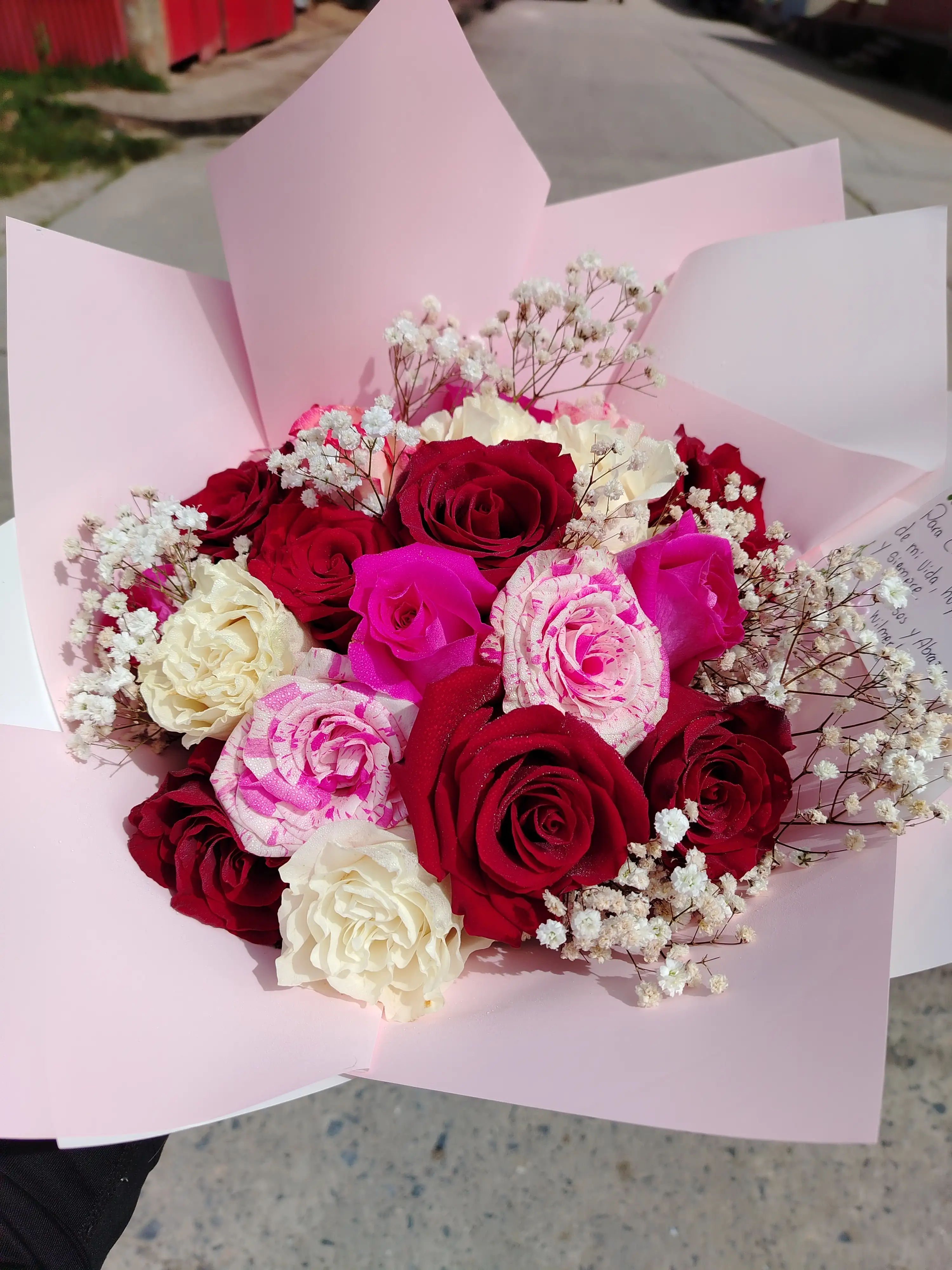 RAMO MULTICOLOR MOM 20 ROSAS  2