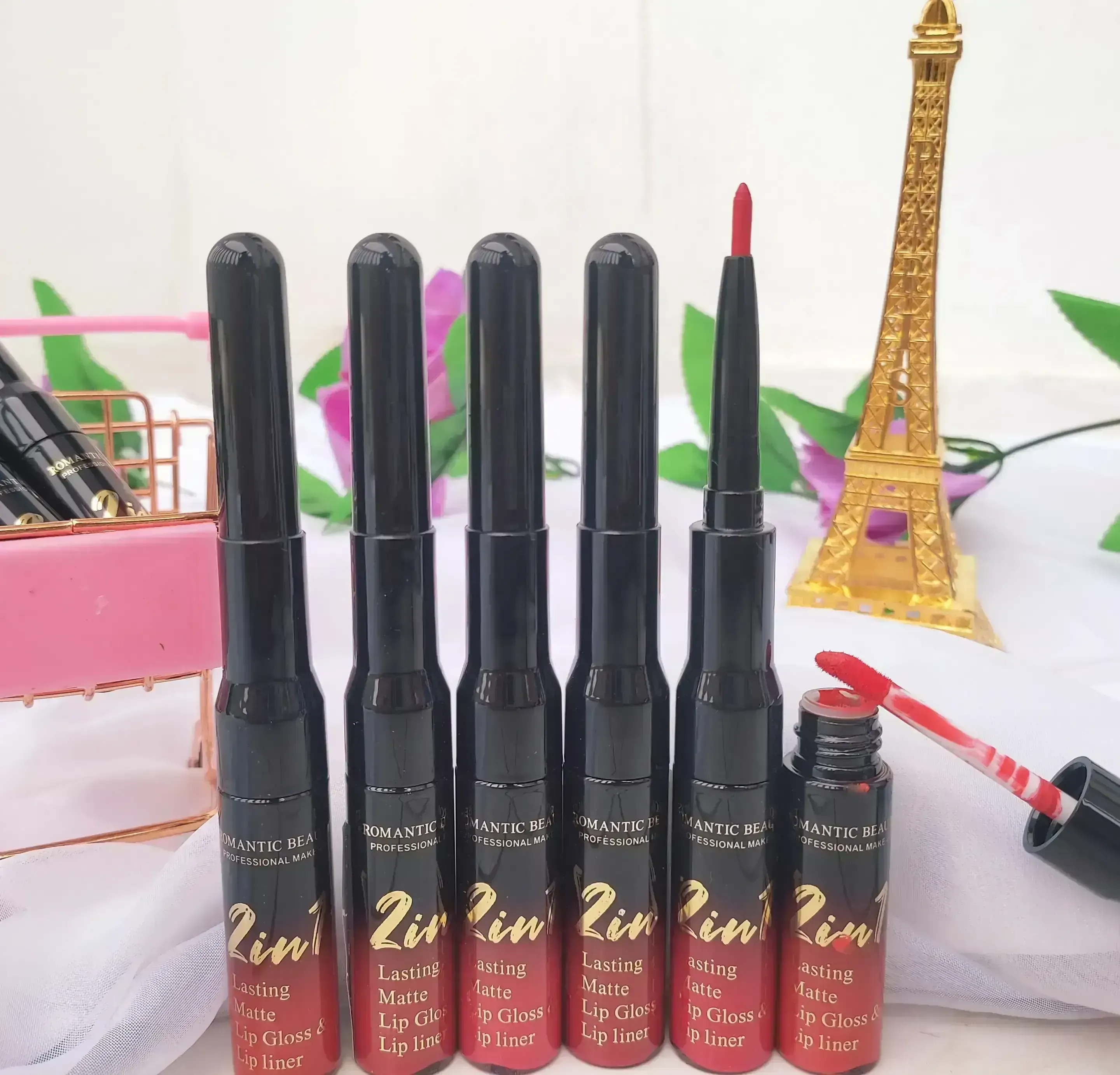 LABIAL LÍQUIDO MATTE + DELINEADOR DE LABIOS 2 EN 1 ROMANTIC BEAUTY  3