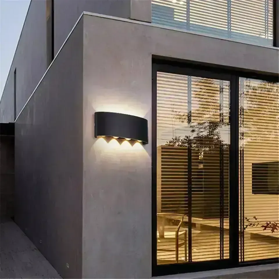 APLIQUE LED NEGRO OVOIDE 8W 3000K 3