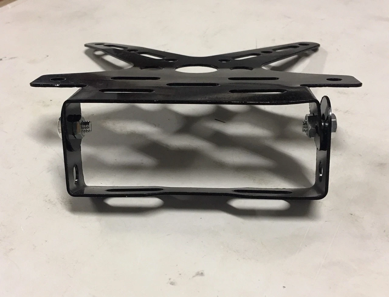 PORTA PLACA DE ALUMINIO  4