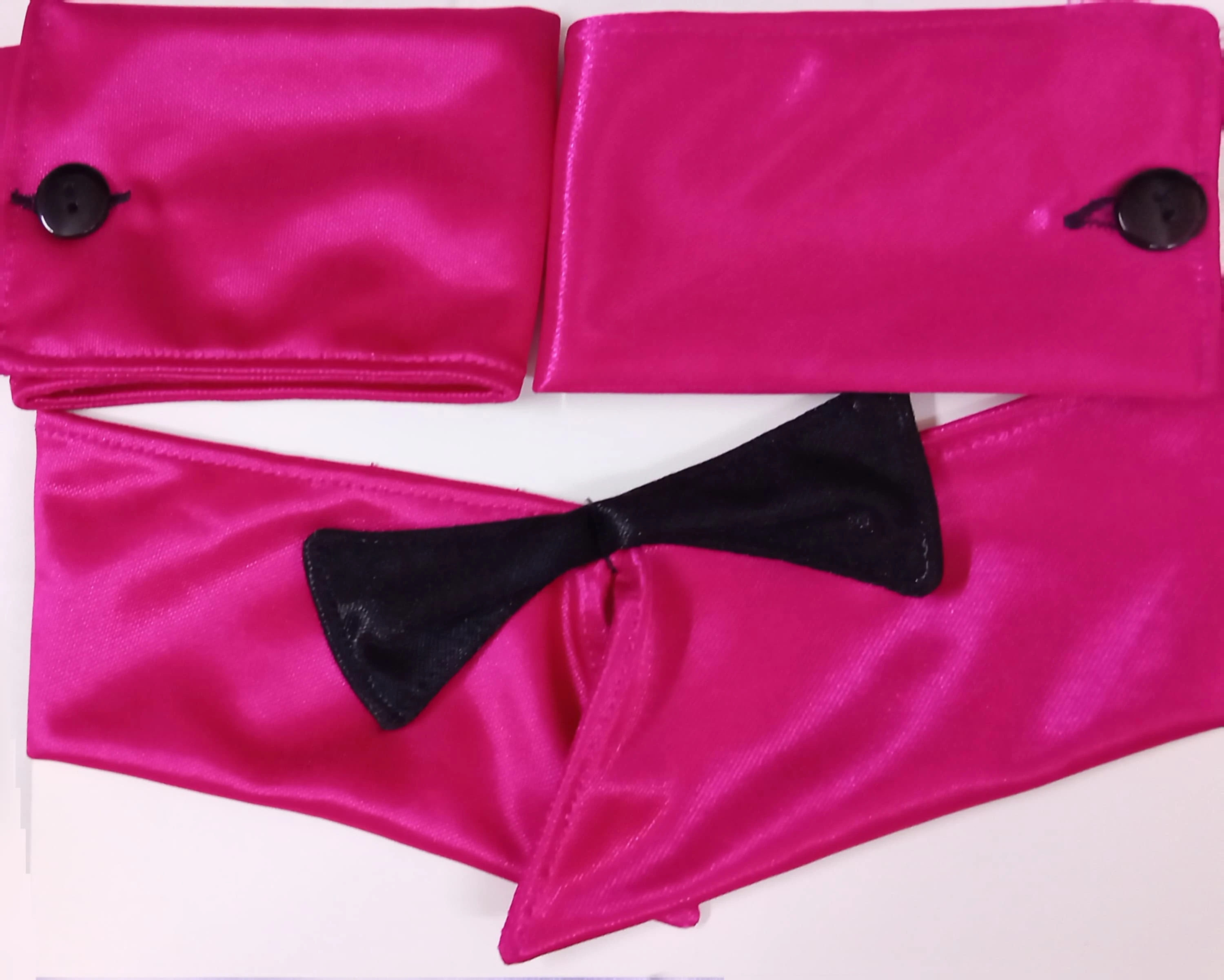 Set de corbatín y muñequeras