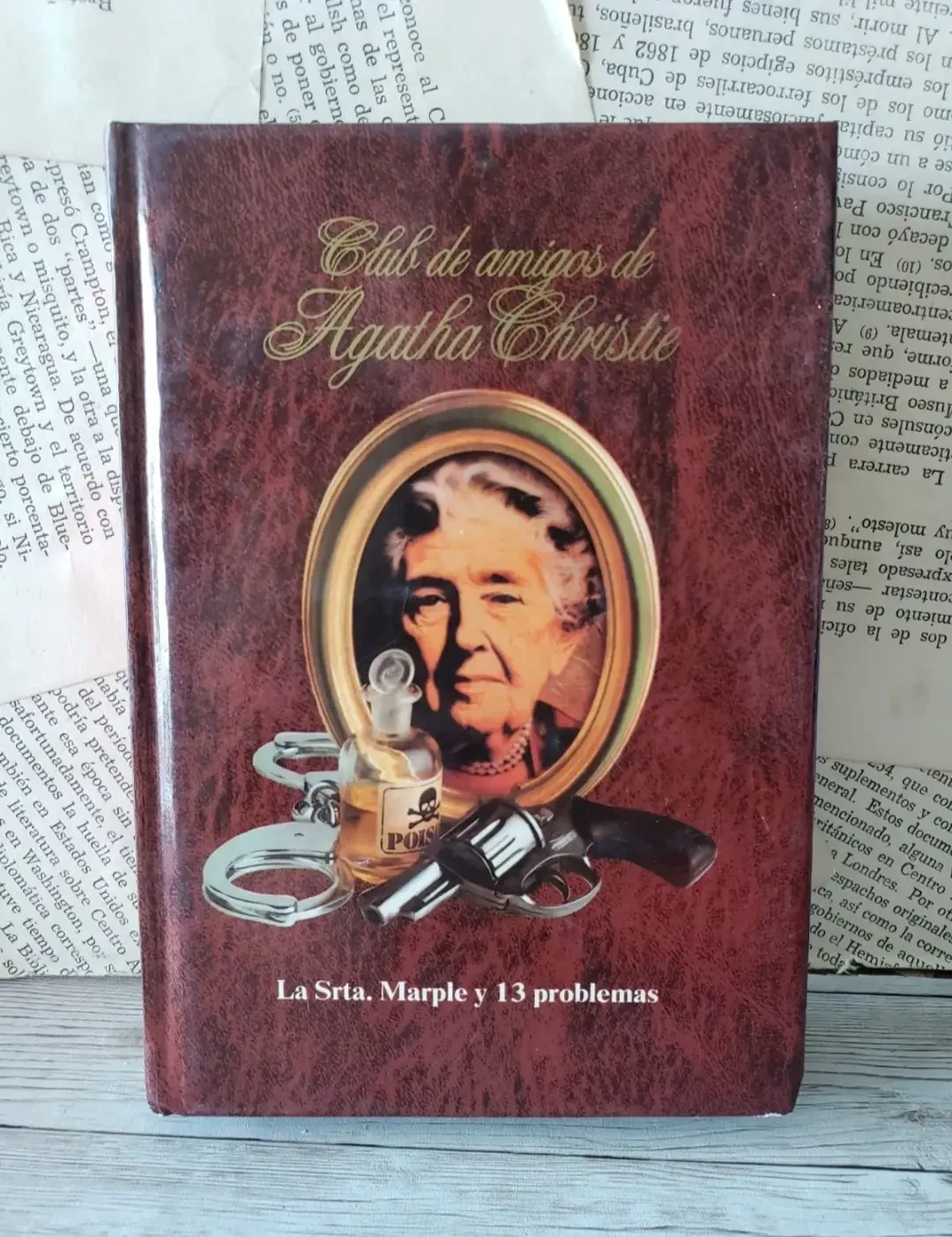 La Srta. Marple y 13 problemas / Agatha Christie / Crimen / Misterio