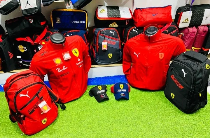 CHAQUETA FERRARI  2