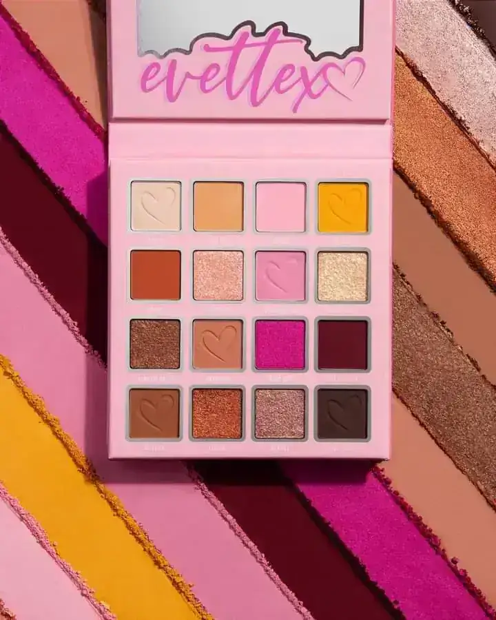 EYES ON ME SHADOW PALETTE 3