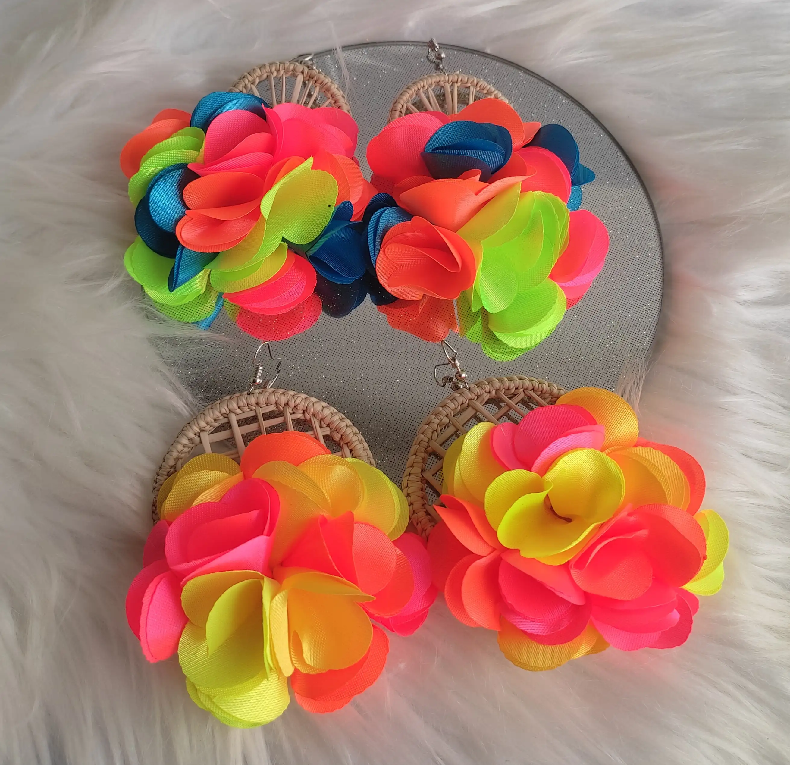 ARETES POMPOSOS  2