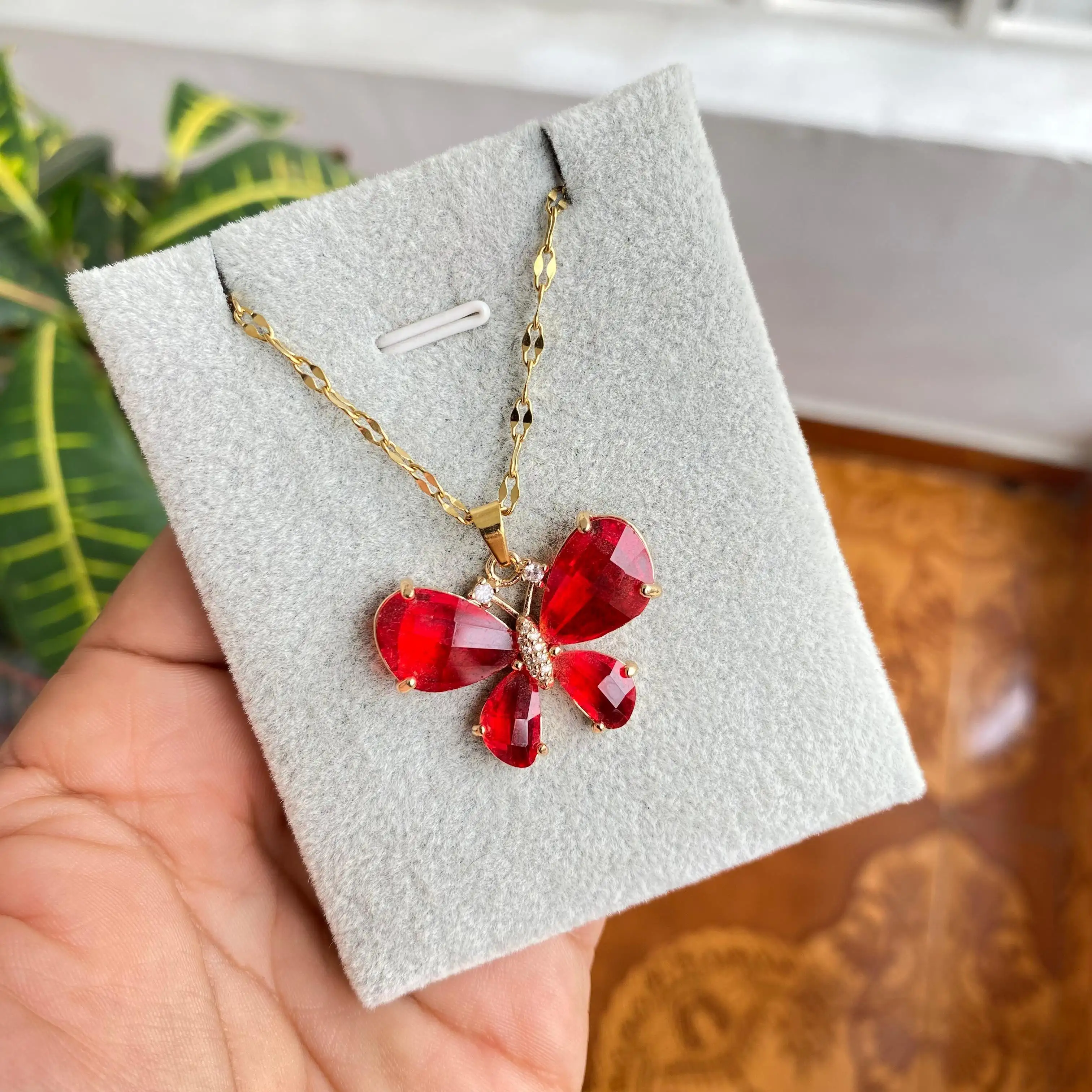 Cadena Y Dije En Acero Con Piedra Circon De Mariposa Roja 3