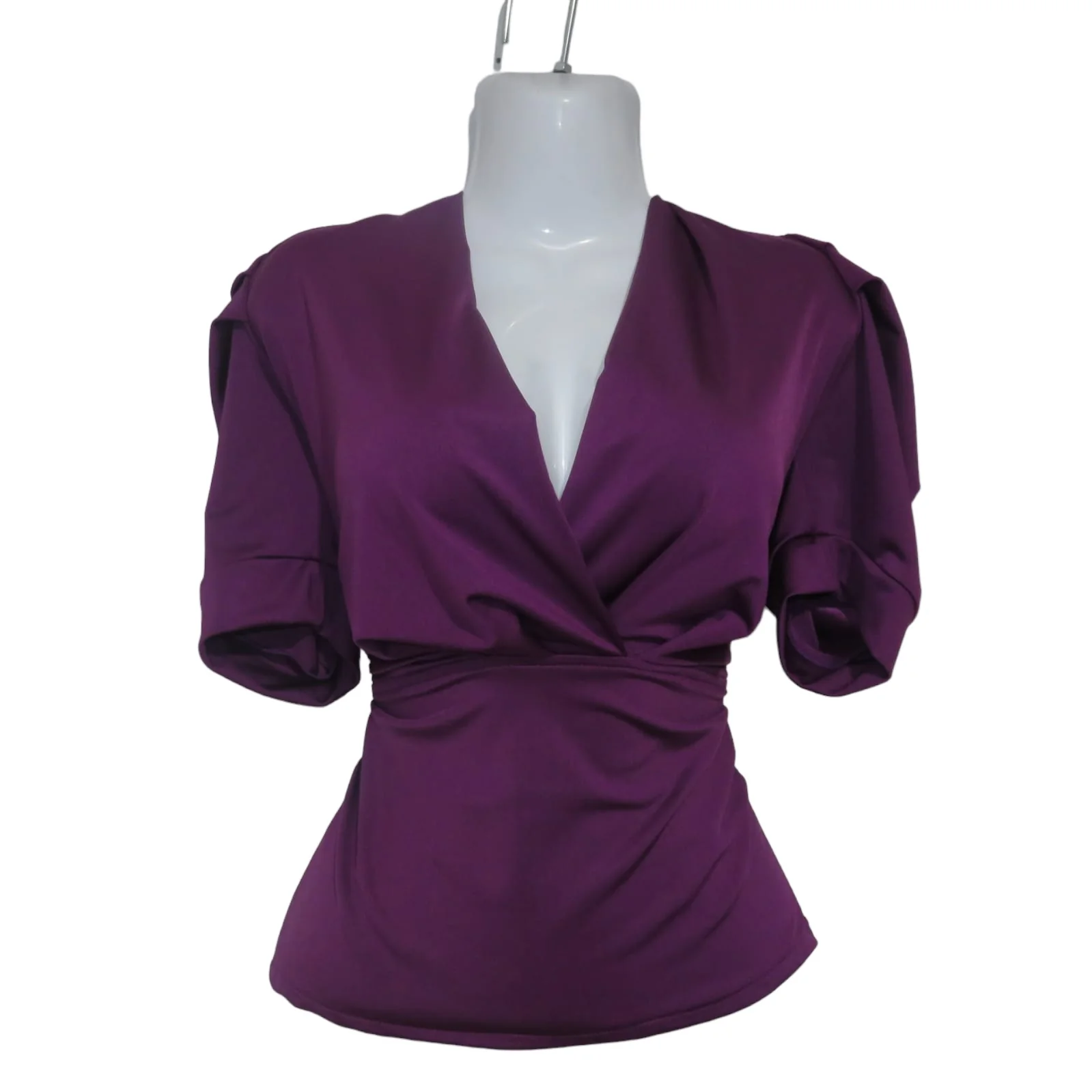 Blusa morada de satín manga corta