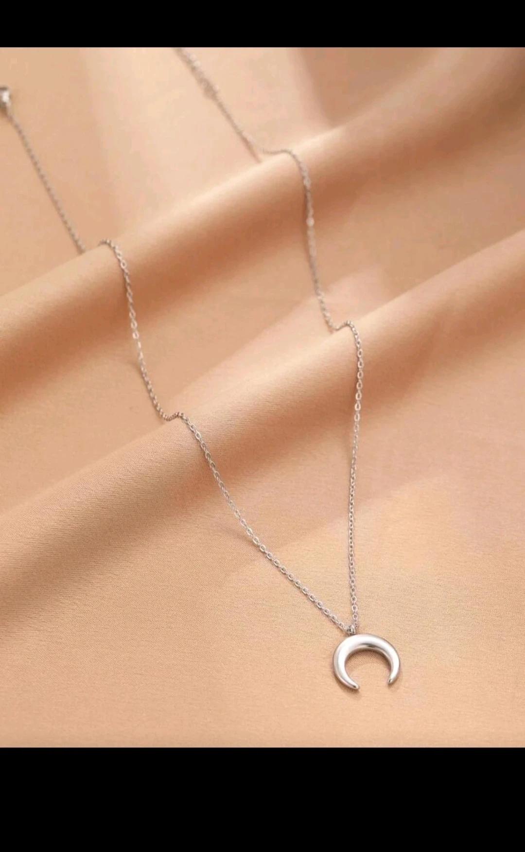 Collar colgante diseño de media luna 3