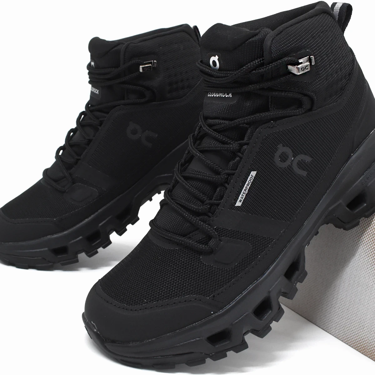 botas on cloud 8