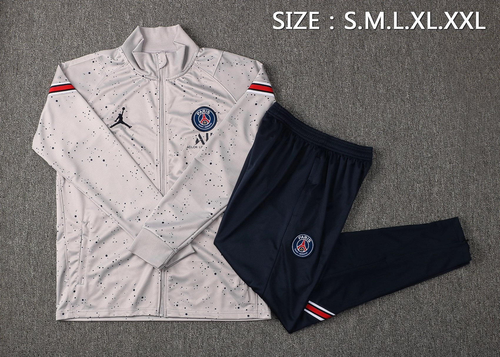 BUZO DEPORTIVO DE PRESENTACION DE PSG 3