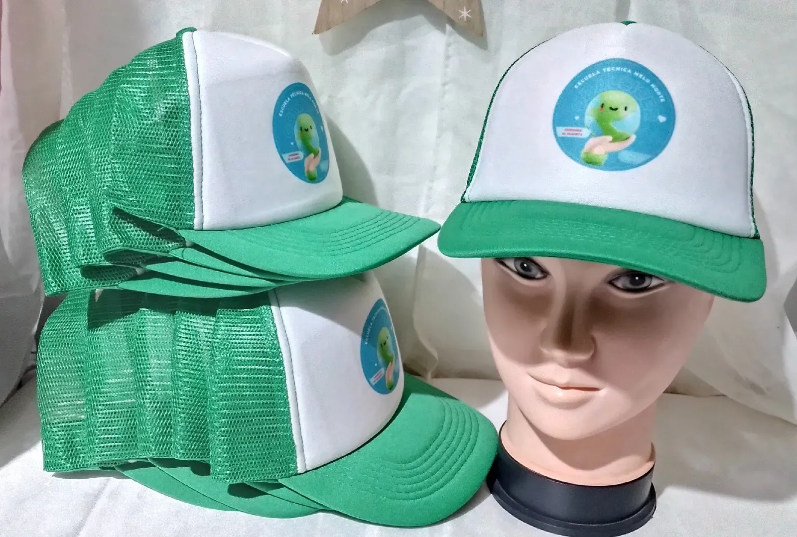 gorro truker con diseño pack por 50 unidades 