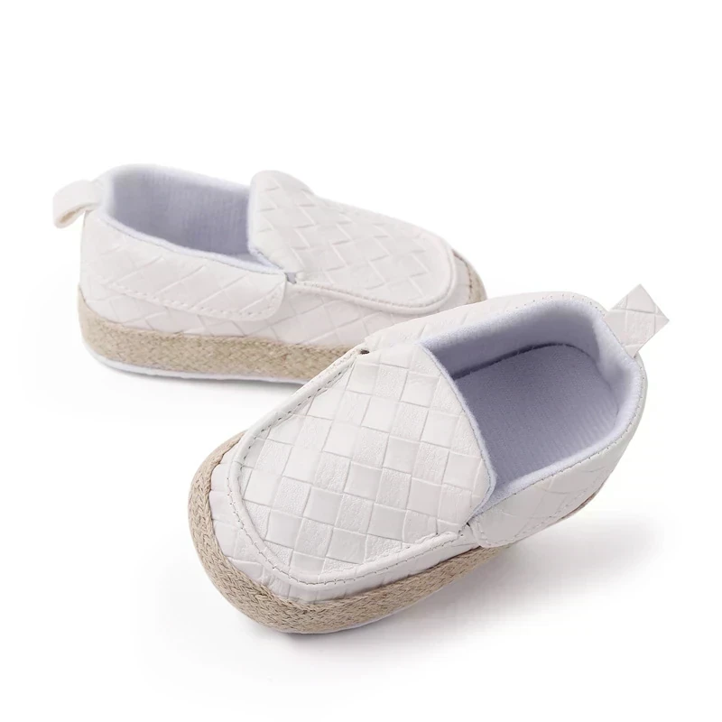 ZAPATITOS BLANCO MOCASÍN  3