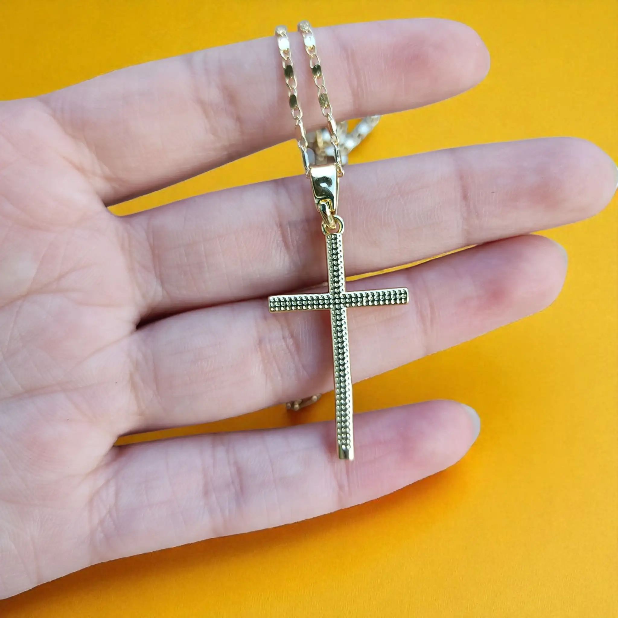 Cadena de Acero Inoxidable con Cruz de Zirconias Brillantes 4