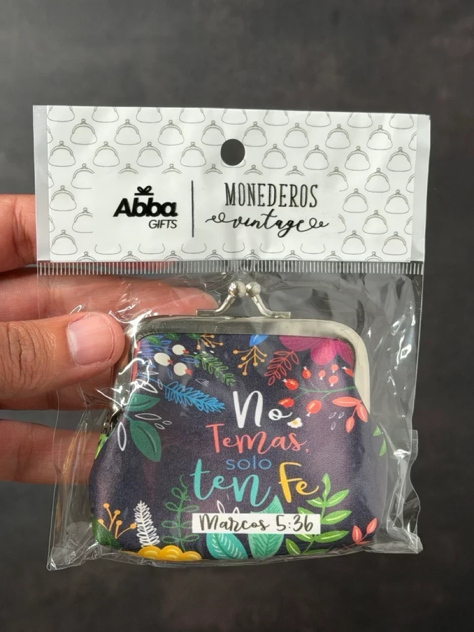 Monedero vintage con broche No temas