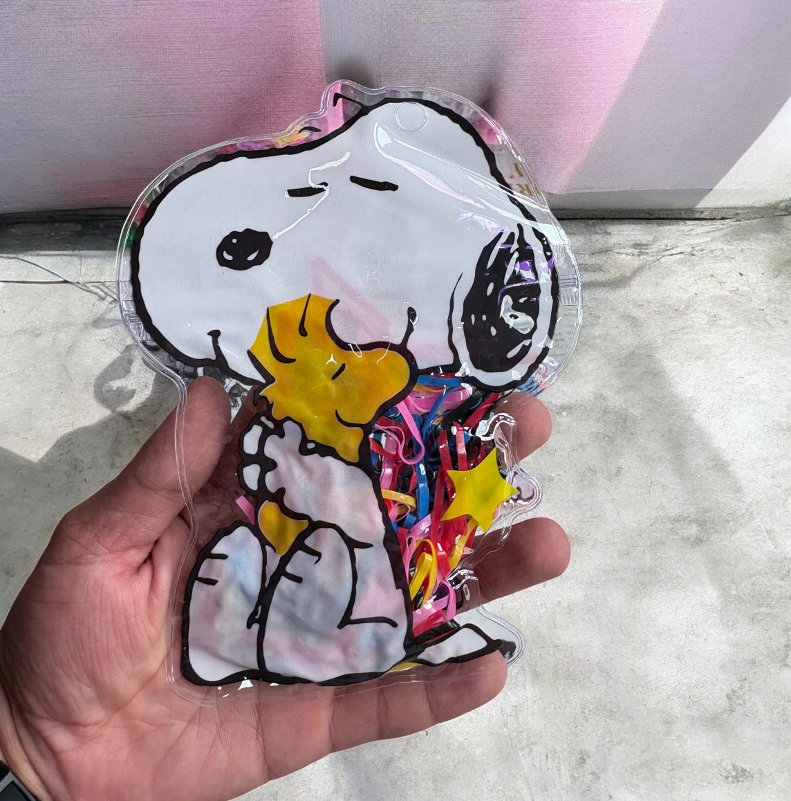 Paquete de 12 bolsitas de ligas tpu con tematica snoopy 4