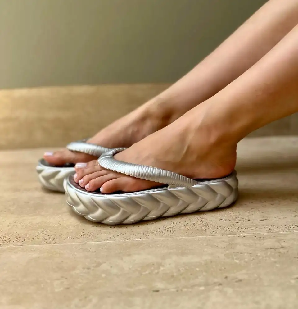 CHINELO NUVEM CORDA METALIZADO (GRADE)