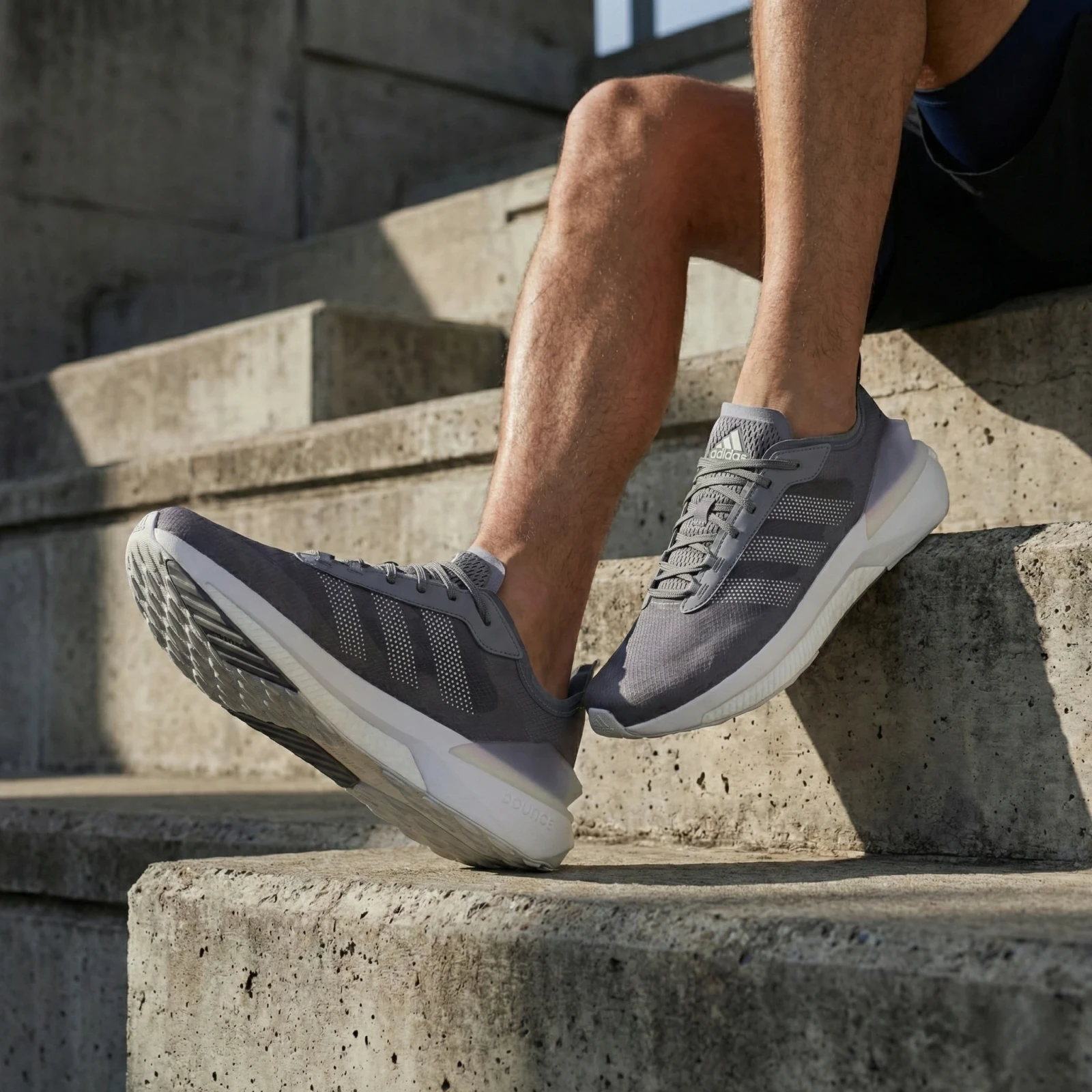 ADIDAS AVRYN