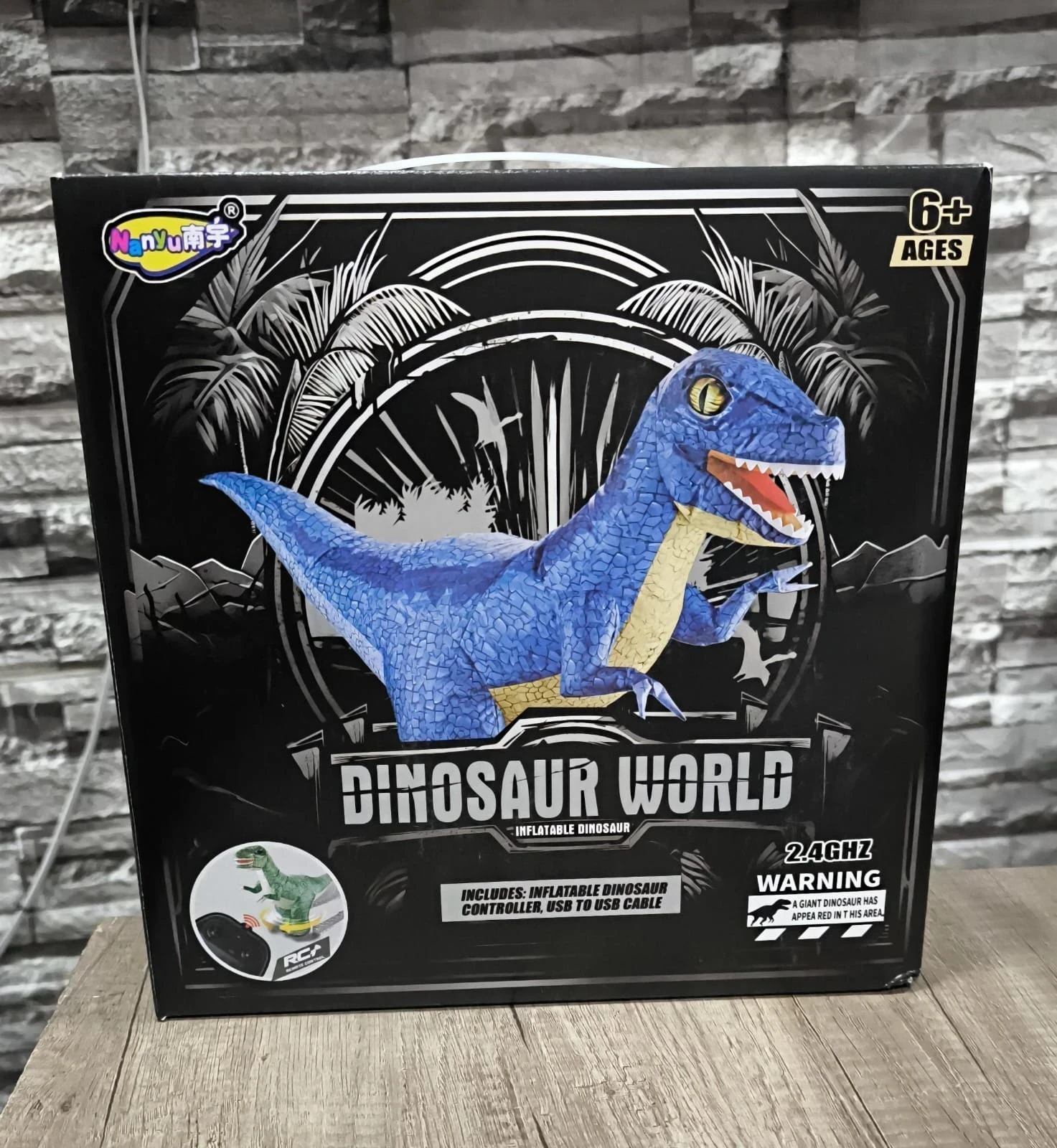 DINOSAURIO INFLABLE A CONTROL REMOTO 