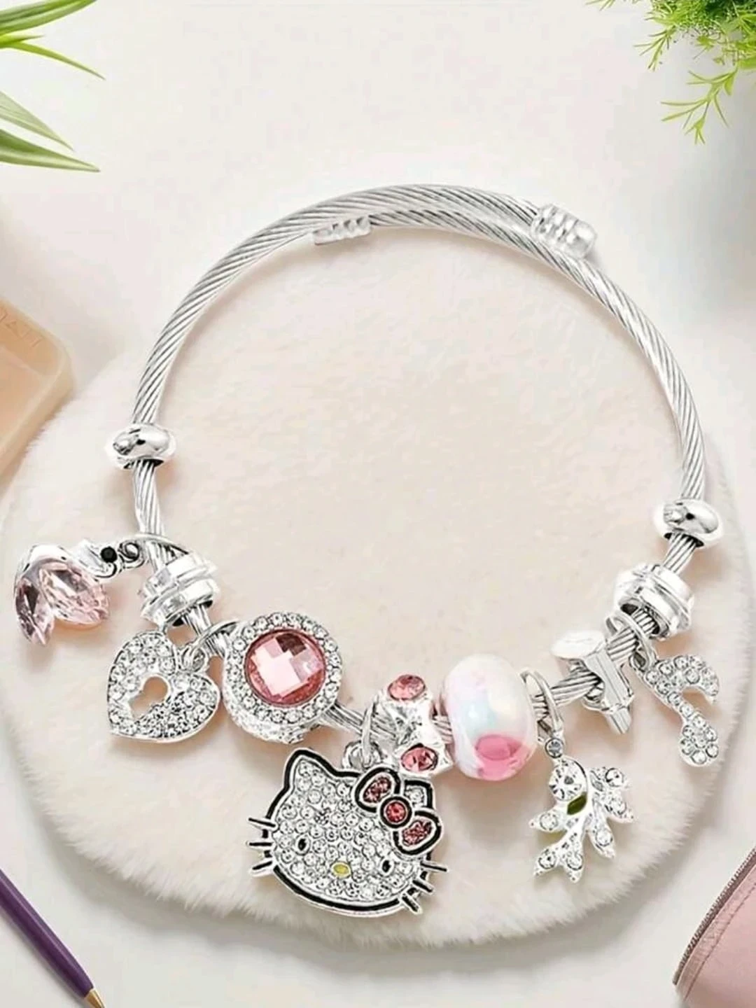 Pulsera con dije en fantasía fina