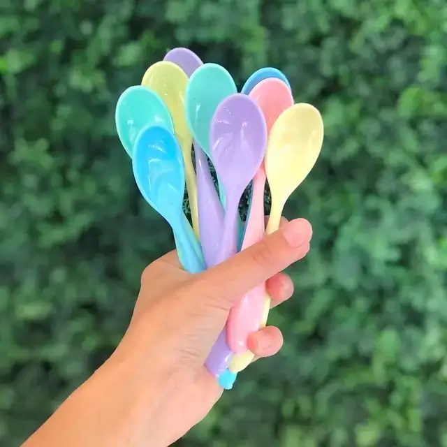 Cucharitas plasticas 