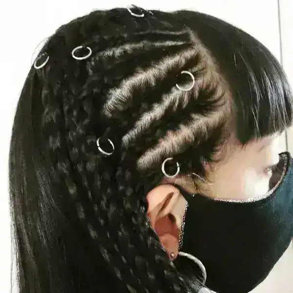 16 trenzas en todo el frontal