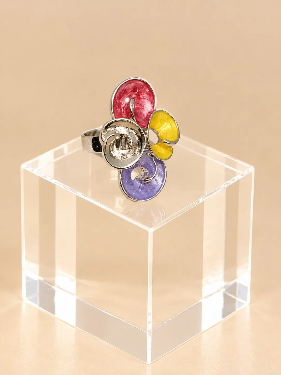 Anillo de círculos de colores esmaltado