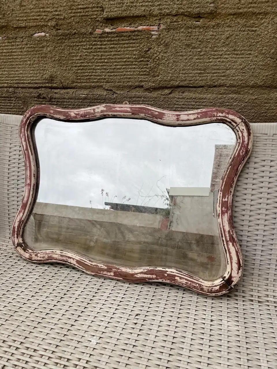 Espejo patinado rosa viejo , alto 50 cm x 60 de ancho