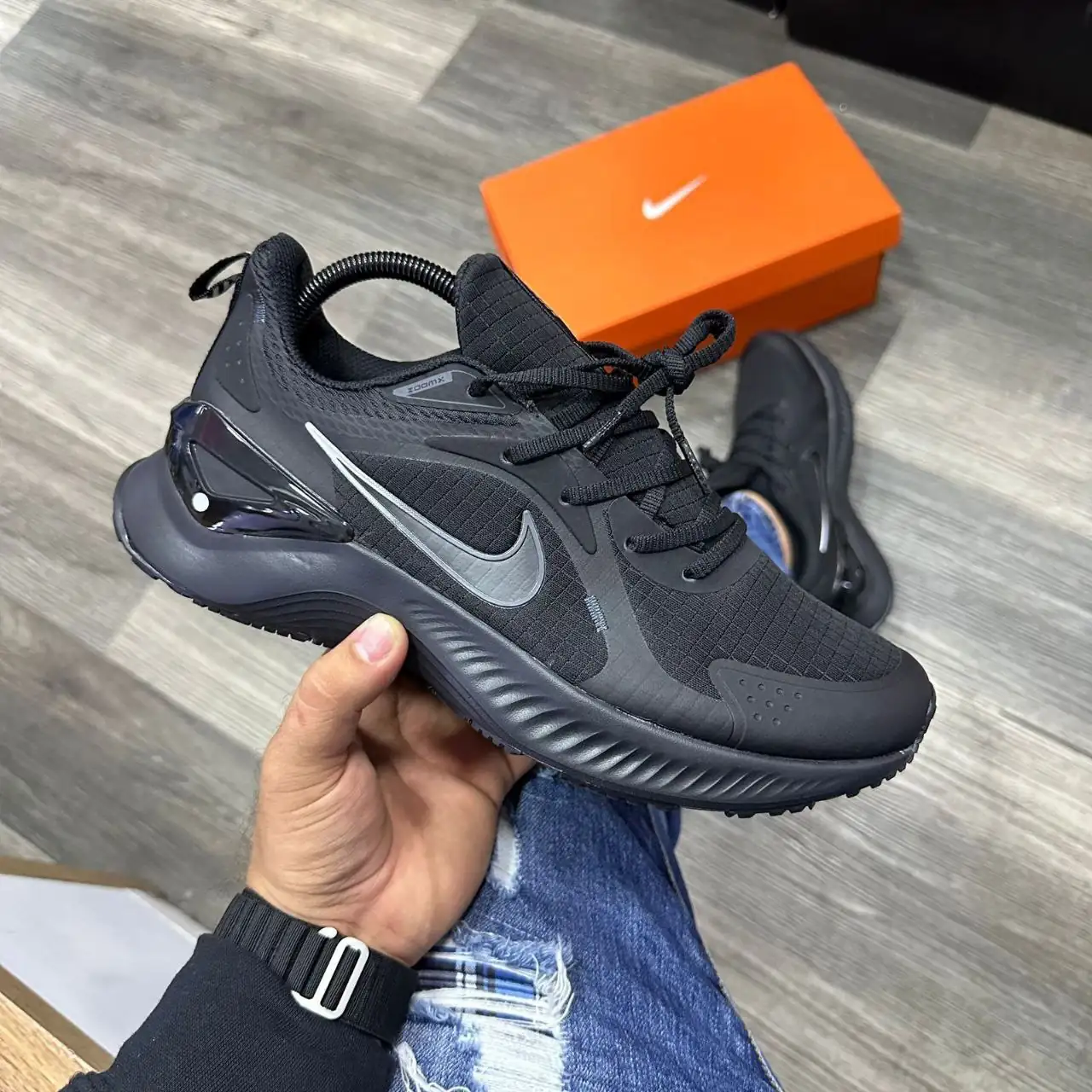 NIKE ZOOM