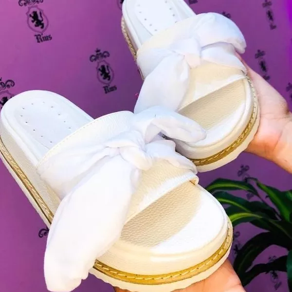 Sandalias moño