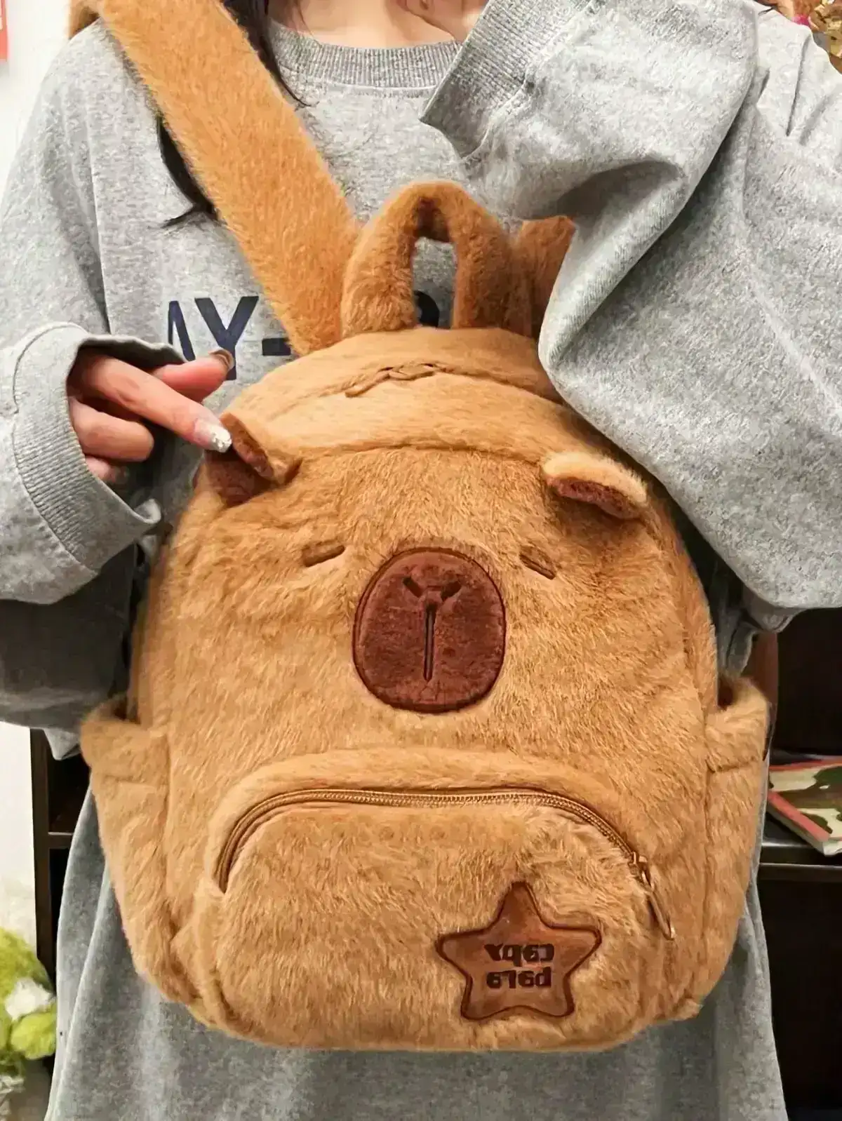 Bolso capibara afelpado